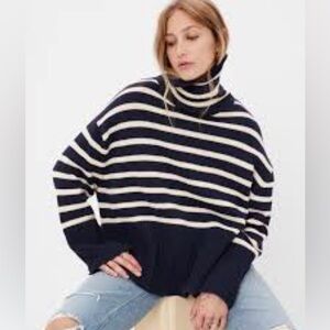Gap Split hem striped turtleneck sweater NWOT Large